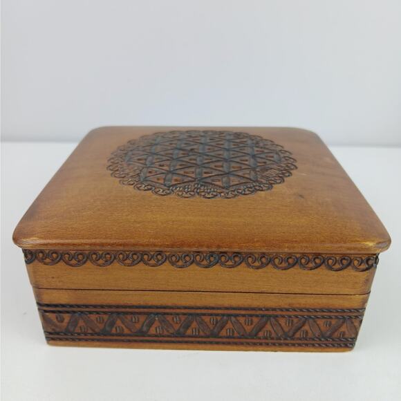 Vintage Polish Handcrafted Wooden Box Central European Pyrography Design - Picture 6 of 10